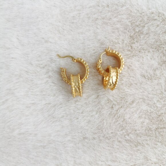 NEW Julie Vos Marbella Hoop Earrings 24K Gold Plate - Picture 3 of 4